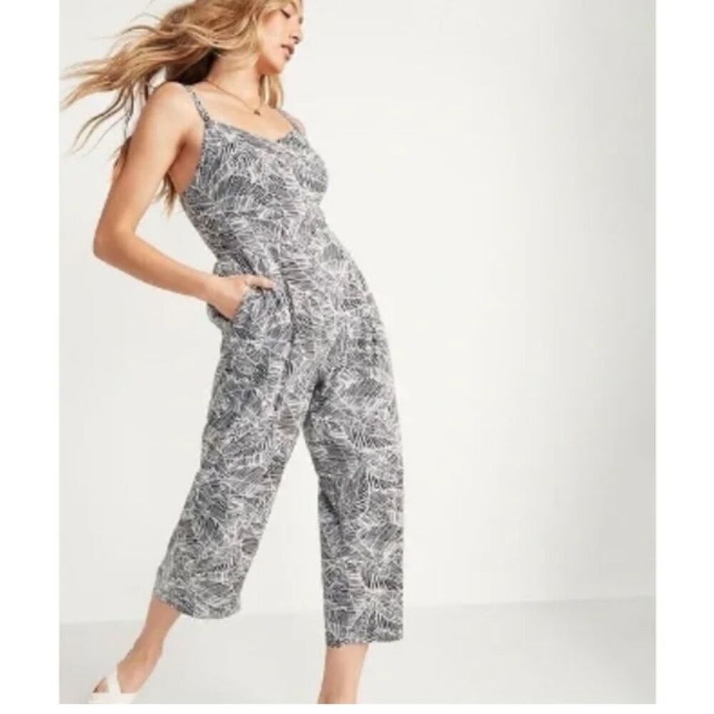 Old Navy Cami Jumpsuit black and white palm leaf print size XL cotton blend